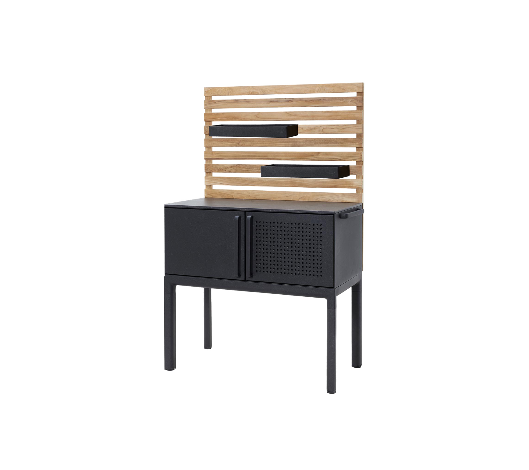 Stylisches Schrankmöbel mit einem Holzlattenregal und einem schlanken schwarzen Fuß mit Türen und durchbrochener Detailgestaltung für Lagerung und Präsentation.