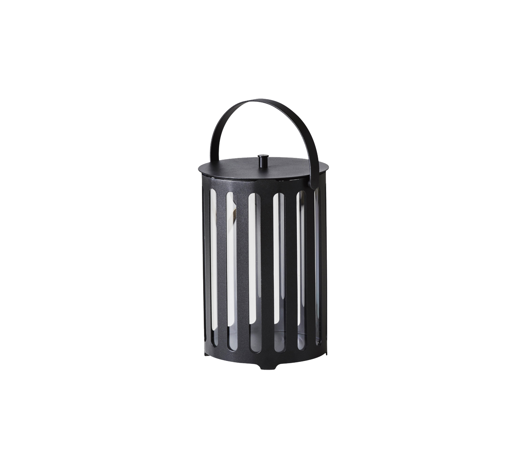 Schwarze Laterne mit zylindrischem Design, vertikalen Schlitzen und einem Griff für einfachen Transport. Geeignet für dekorative Beleuchtung.