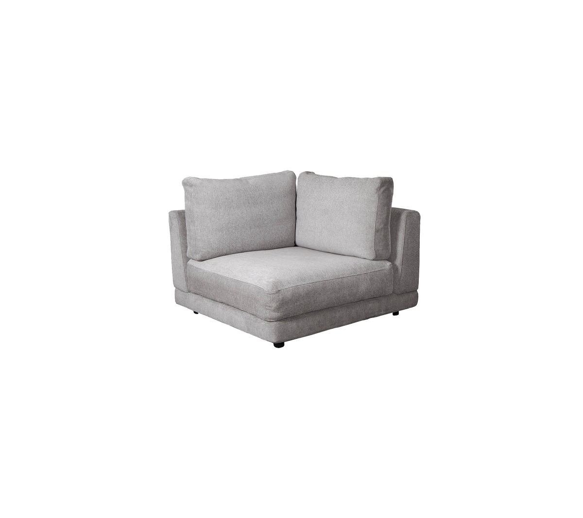 Graues Ecksofa mit plüschigen Kissen, ausgestattet mit modernem Design und entspannter Stil, perfekt für gemütliche Sitzarrangements.