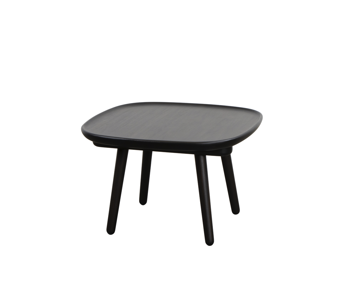 Quadratischer schwarzer Tisch mit einer glatten Oberfläche und vier schlanken Beinen, entworfen für Vielseitigkeit und Einfachheit im Stil.