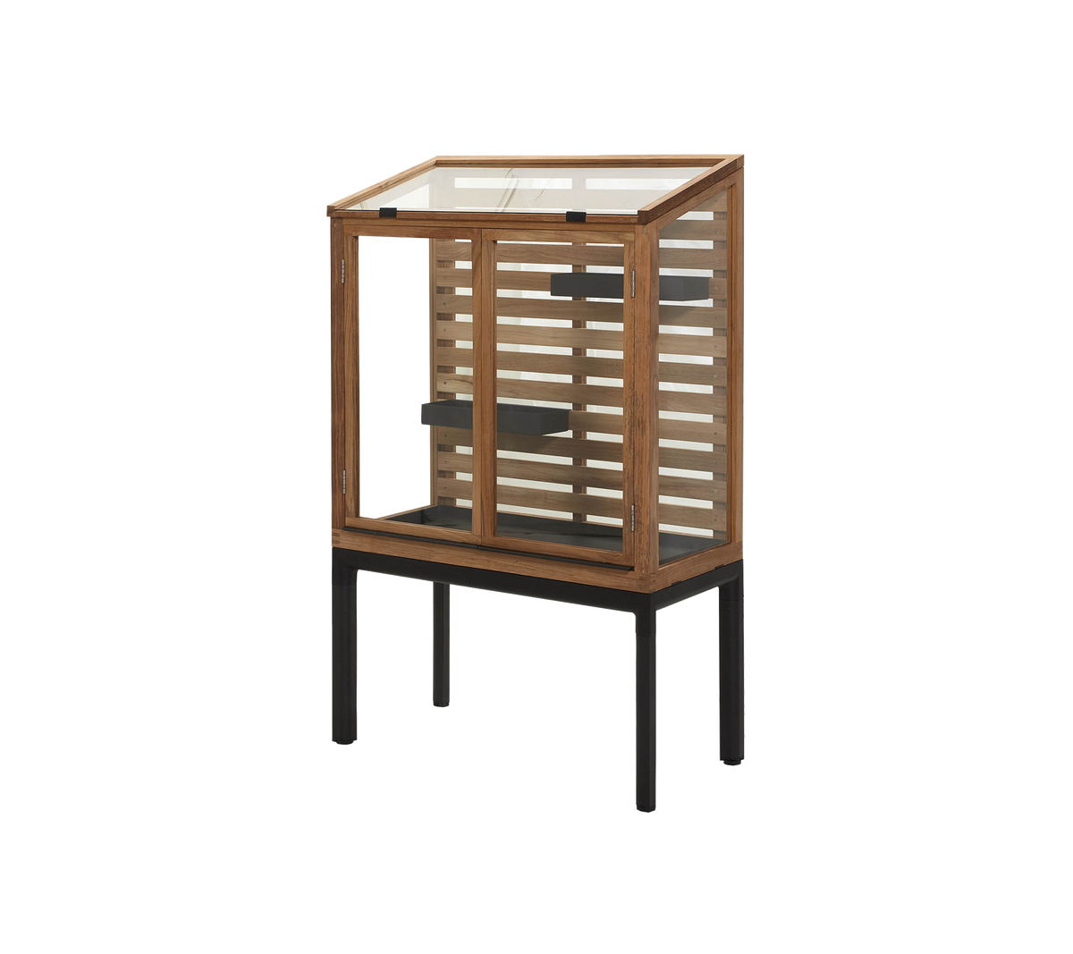 Stilvolles Vitrinenschrank mit einem Holzrahmen im Lamellen-Design und einer Glastür, ideal zum Präsentieren von Gegenständen.