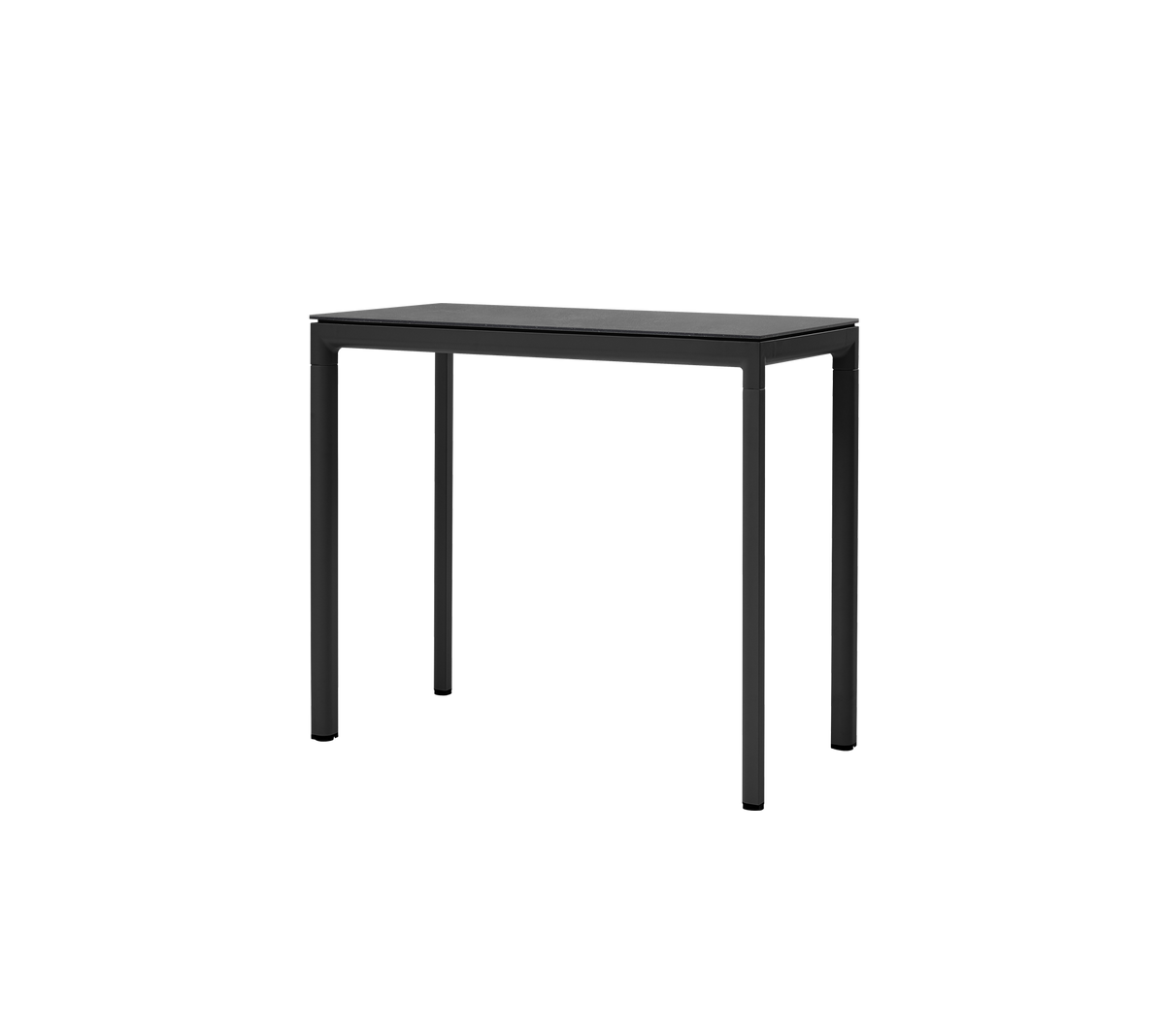 Ein schlanker schwarzer Tisch mit minimalistischem Design und vier stabilen Beinen, ideal für vielseitige Nutzung in verschiedenen Umgebungen.