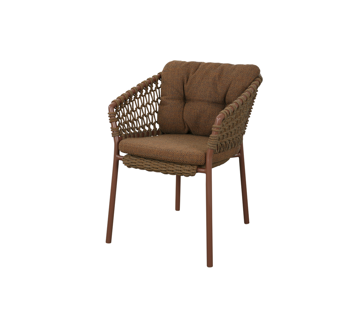 Bequemer Stuhl mit einem gewebten Design, ausgestattet mit gepolsterten Kissen in einem warmen Braunton, gestützt von stabilen Beinen. Ideal zum Entspannen.