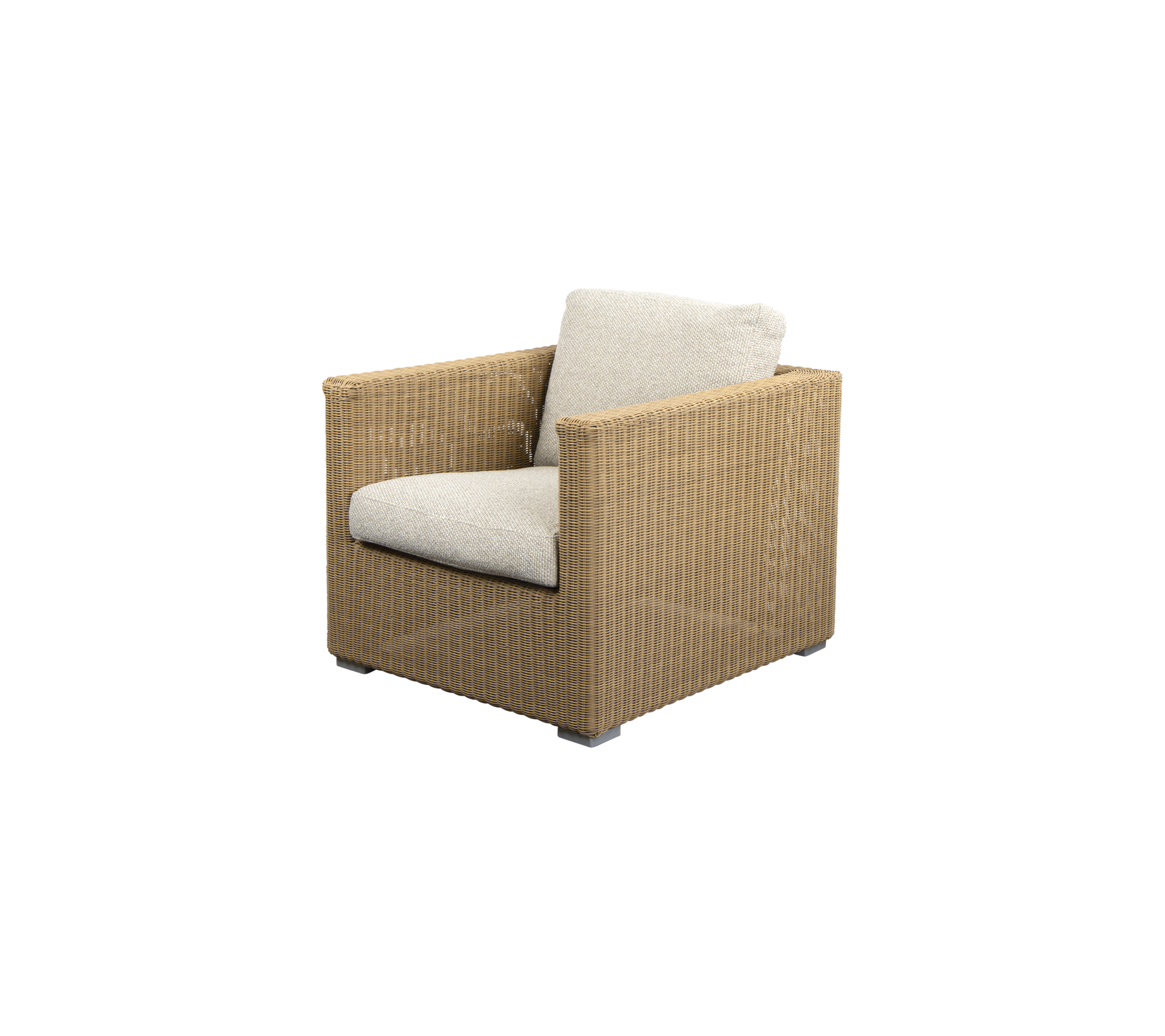 Stylischer Sessel mit einem gewebten Äußeren und einem hellen Kissen, perfekt um Komfort und Eleganz in jeden Raum zu bringen.