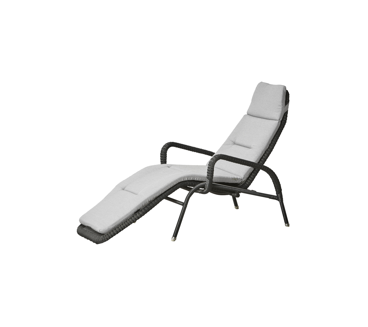 Bequemer Loungestuhl mit schlankem Design, ausgestattet mit einem gepolsterten Sitz und Rückenlehne zur Entspannung. Ideal für die Freizeit.