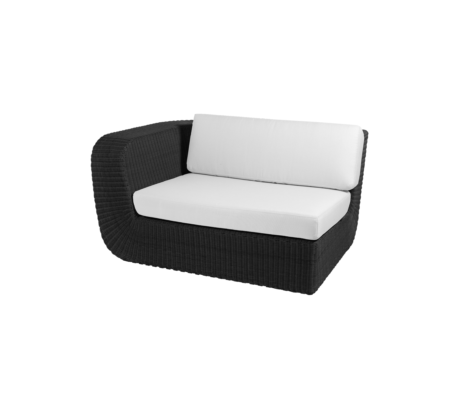 Modernes schwarzes Korb-Love-Seat mit weißen Kissen, perfekt für gemütliches Sitzen und stilvolle Dekorationen im Freien oder drinnen.