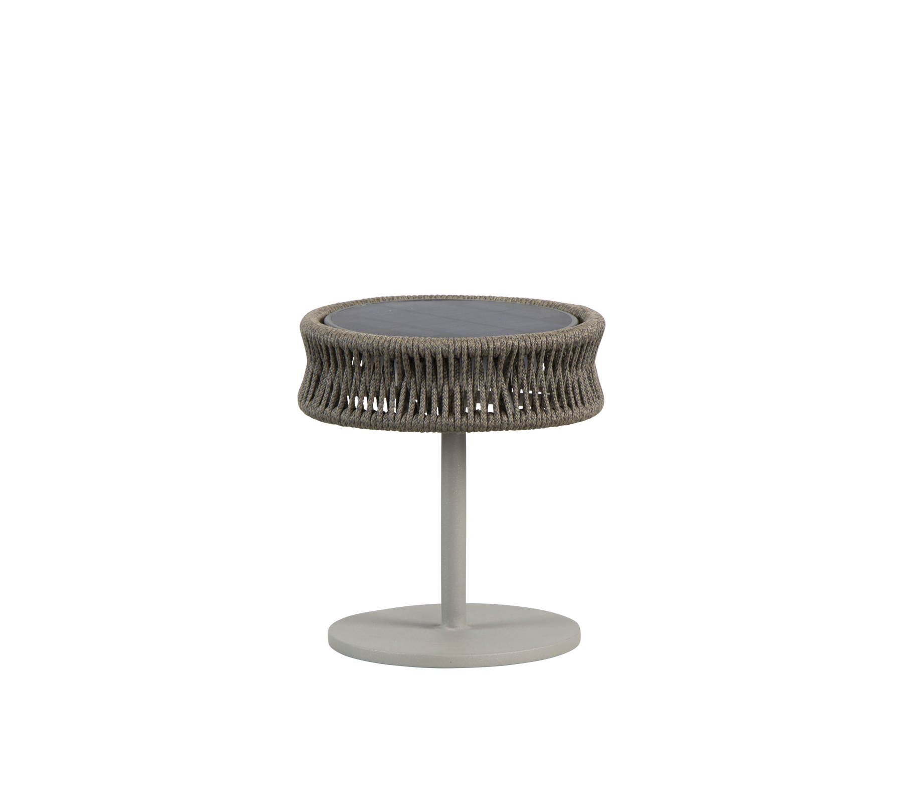 Runder Tisch mit einer strukturierten, gewebten Design in neutralen Tönen, ausgestattet mit einem schlanken Sockel. Ideal für stilvolle moderne Räume.