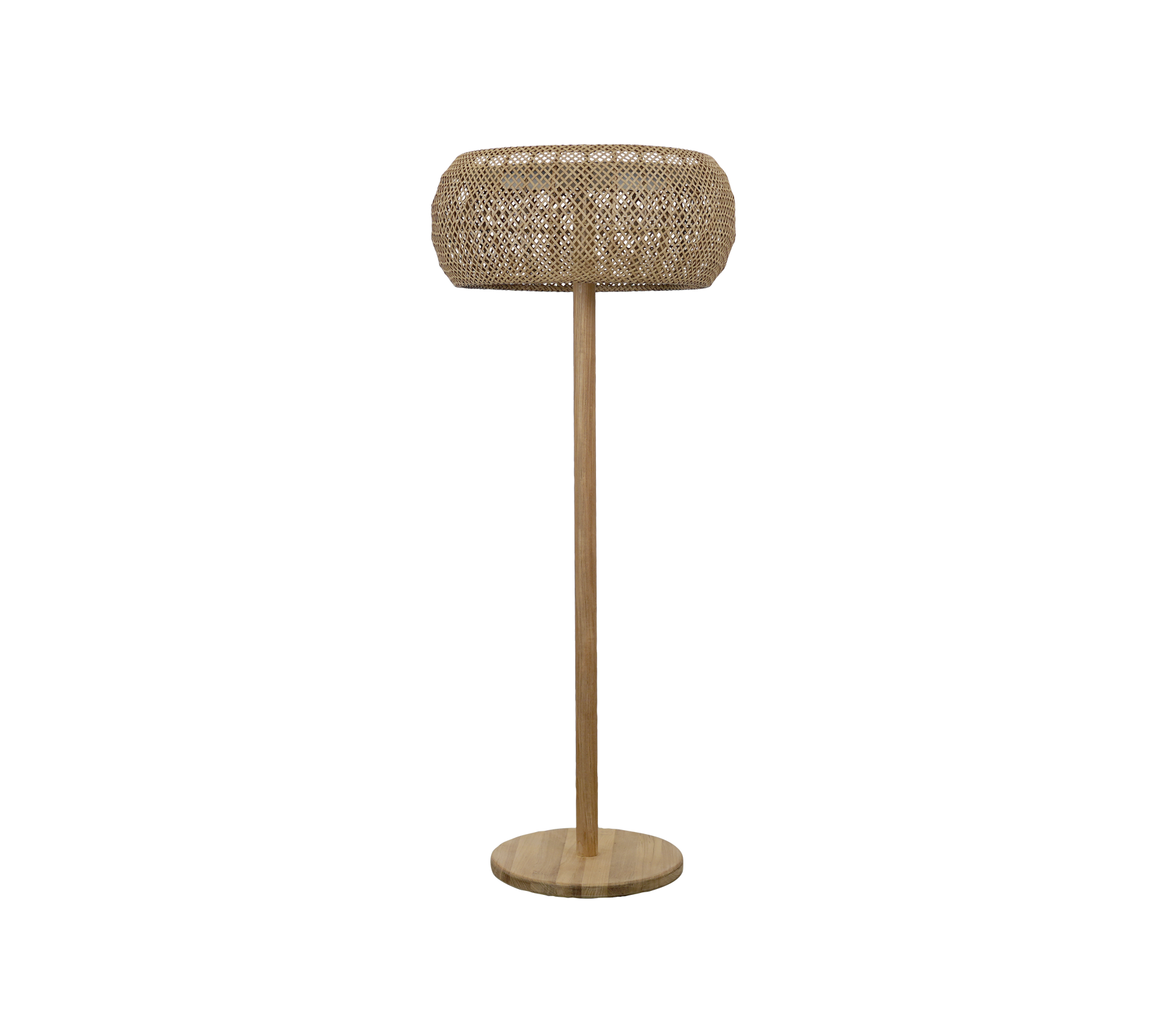 Natürliche Lampe mit einem geflochtenen Schatten und einem einfachen Sockel.