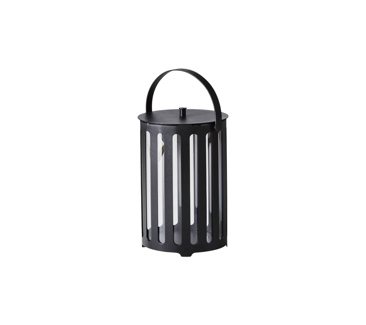Schwarze Laterne mit zylindrischem Design, vertikalen Schlitzen und einem Griff für einfachen Transport. Geeignet für dekorative Beleuchtung.
