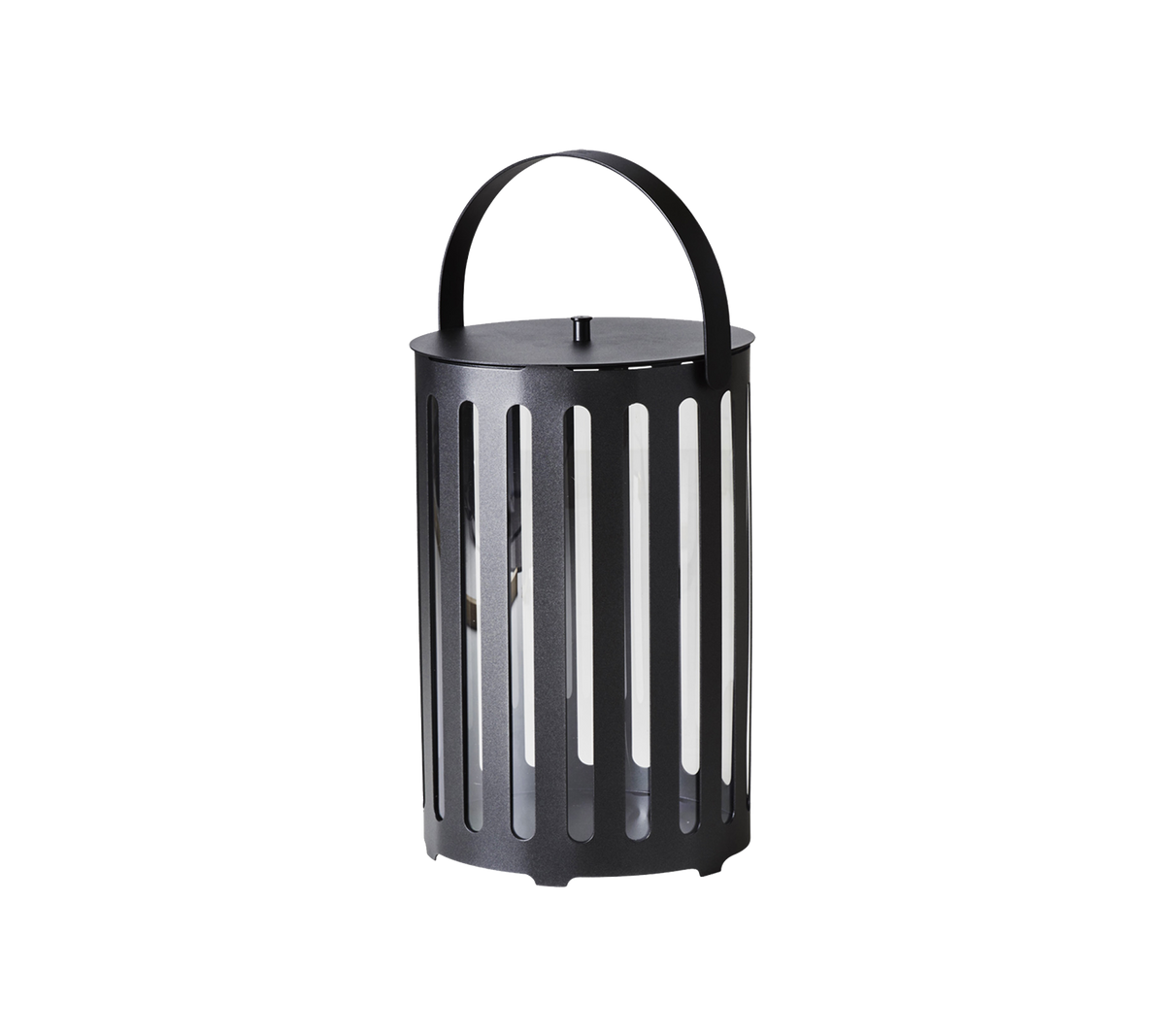 Schwarze Metalllaterne mit vertikalen Lamellen und einem Griff, entworfen für dekorative Beleuchtung.