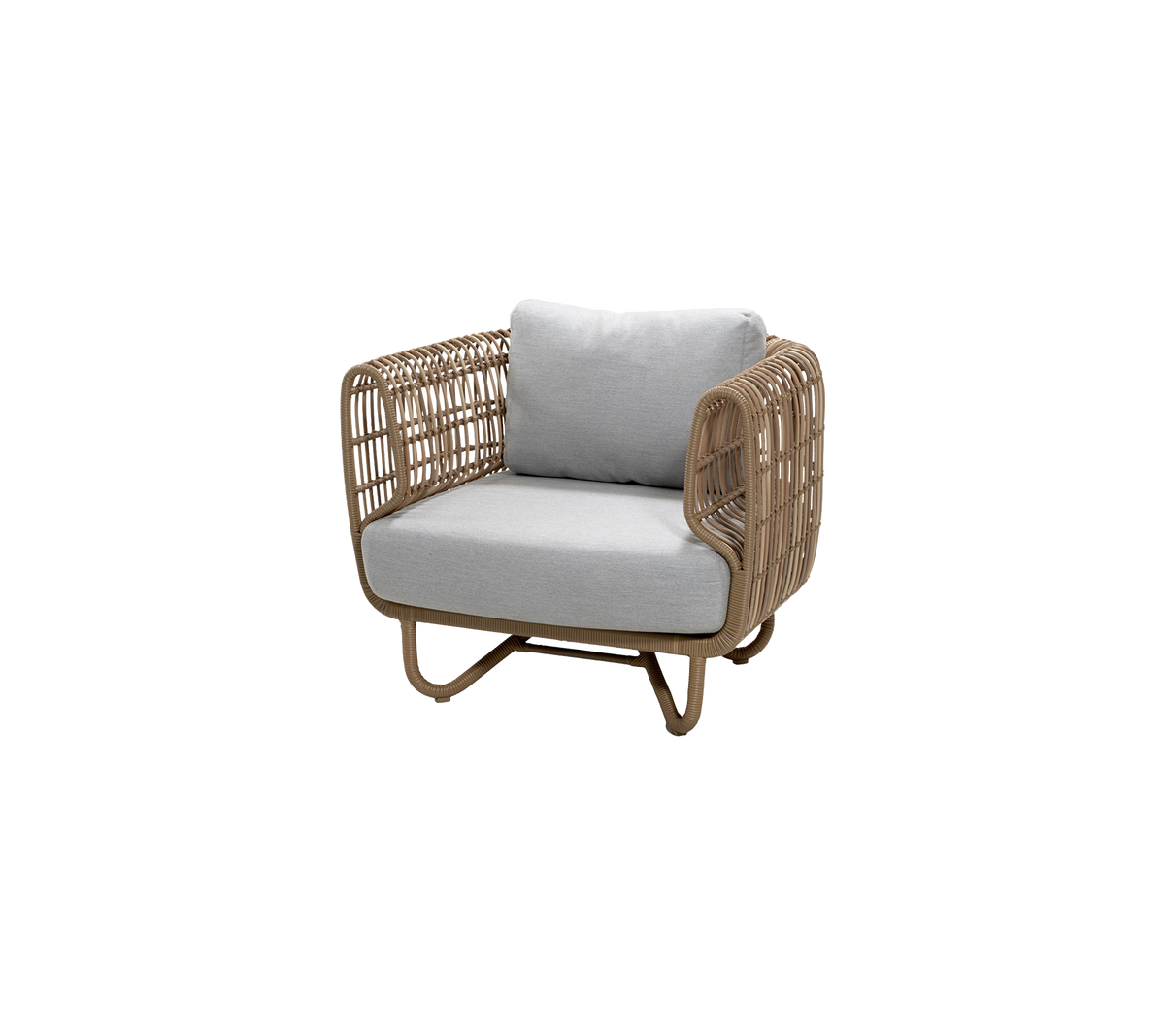 Stilvoller Sessel mit einem geflochtenen Rahmen und einem bequemen grauen Kissen, perfekt für gemütliches Sitzen in jedem Raum.