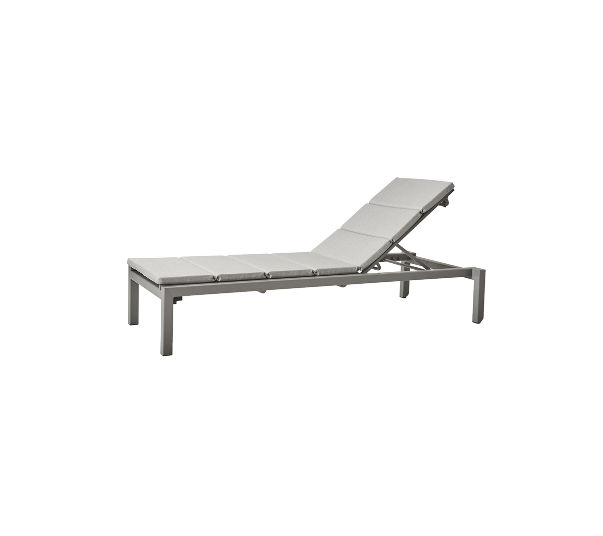 Verstellbare Chaiselong mit einem schlanken, modernen Design und gepolstertem Sitz für Komfort. Ideal zur Entspannung.