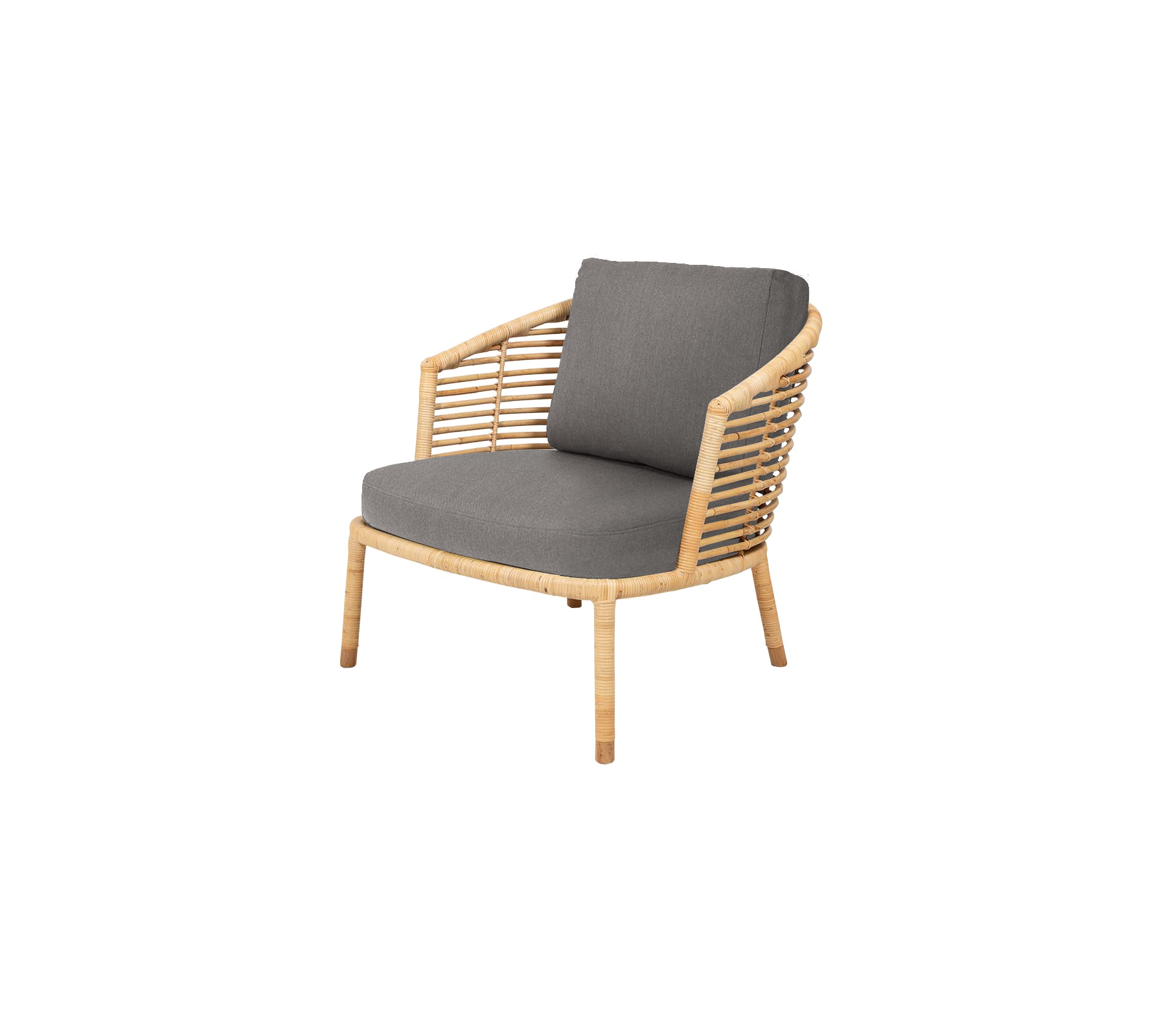 Moderne Stuhl mit einem Rahmen aus natürlichem Holz und grauen gepolsterten Kissen, ausgestattet mit einer stilvollen Lamellen-Rückenlehne für zusätzliche Eleganz.