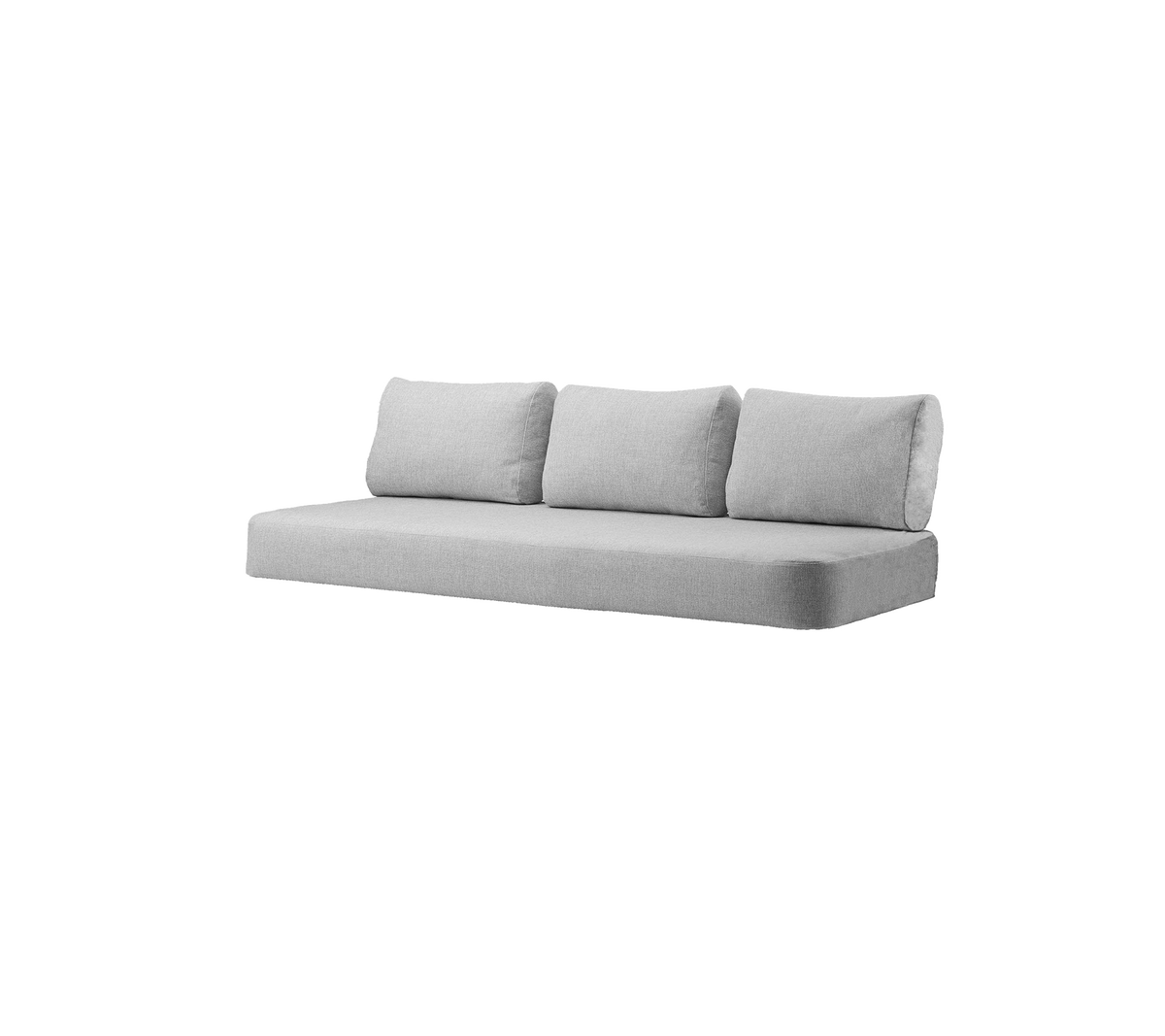 Hellgraues Sofa mit drei weichen Kissen, das ein minimalistisches Design aufweist, das für verschiedene Einrichtungsstile geeignet ist.