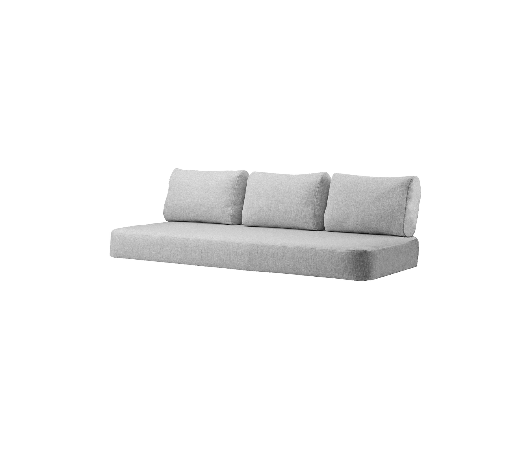 Hellgraues Sofa mit drei weichen Kissen, das ein minimalistisches Design aufweist, das für verschiedene Einrichtungsstile geeignet ist.