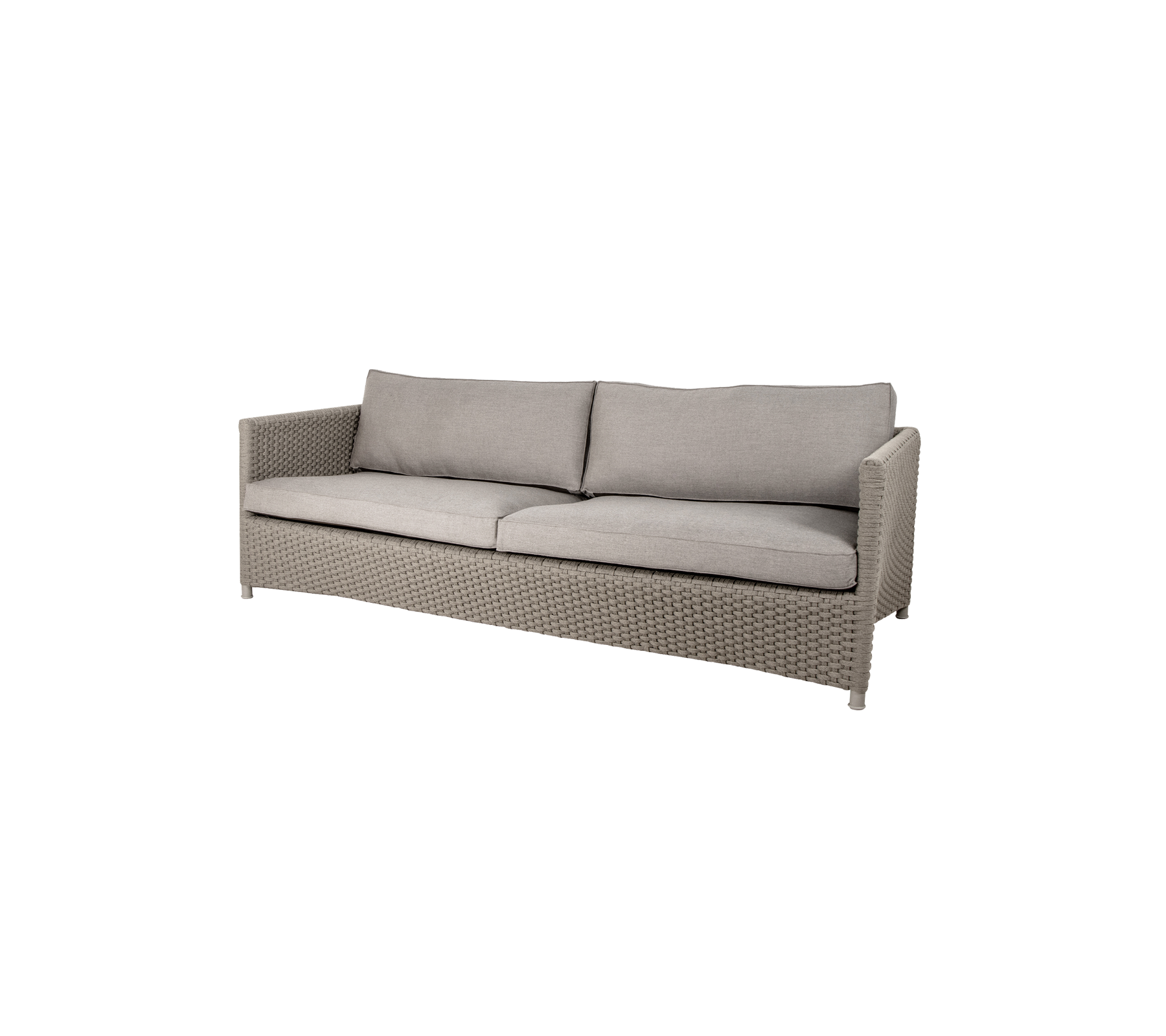 Stylische, moderne Couch mit einem hellgrauen Kissen und gewebter Textur, die komfortable Sitzgelegenheiten für mehrere Personen bietet.