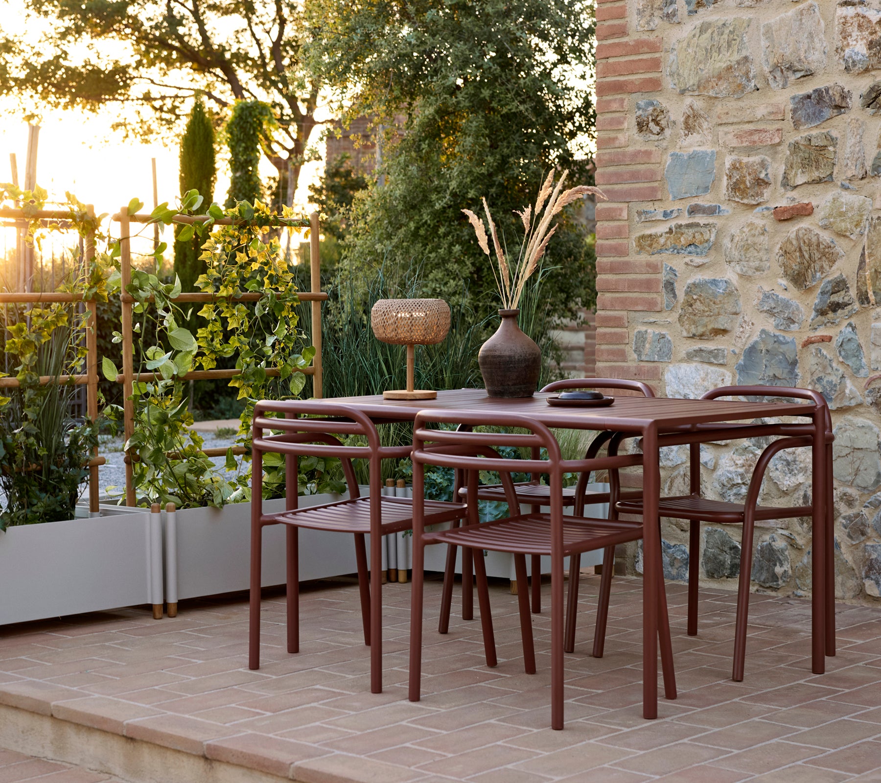 Bliss dining table incl. 2 Bliss armchairs