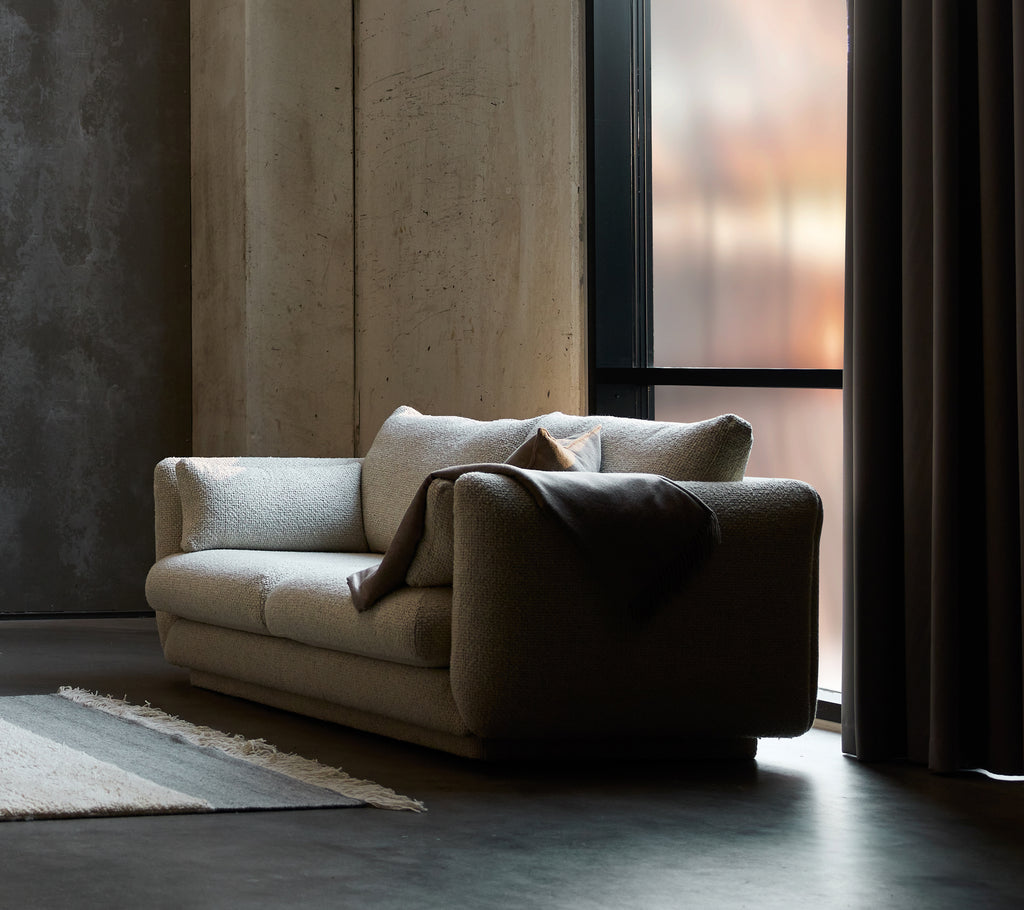 Bloom 2-Sitzer-Sofa mit Sockel
