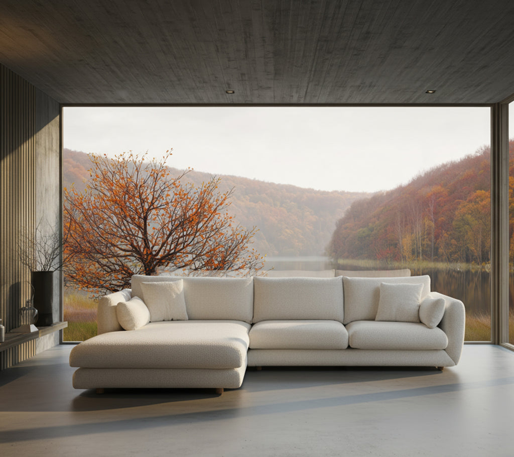 Modernes weißes Sektion Sofa im Wohnzimmer mit malerischem Ausblick.