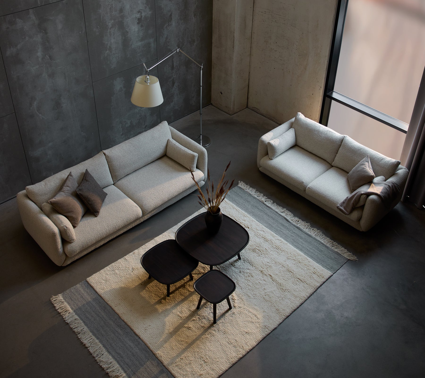 Bloom 3-Sitzer Sofa mit Teakbeinen