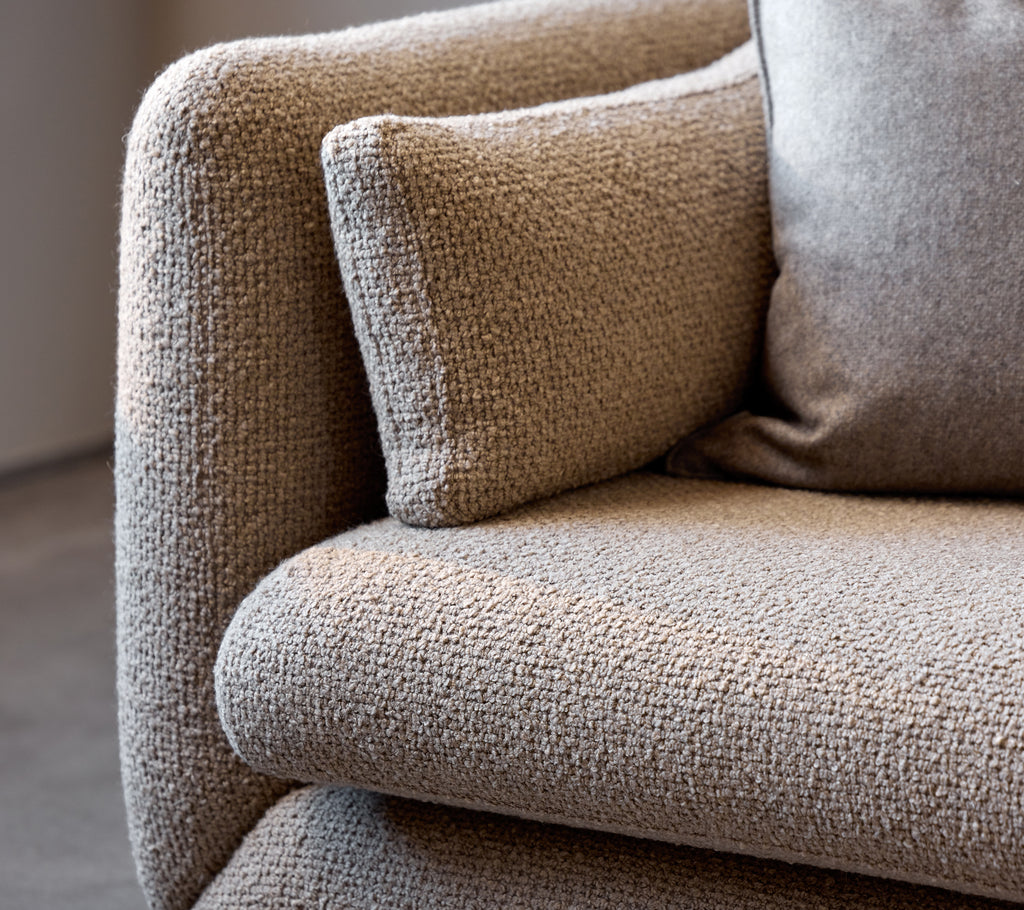 Bloom 2-Sitzer-Sofa mit Sockel