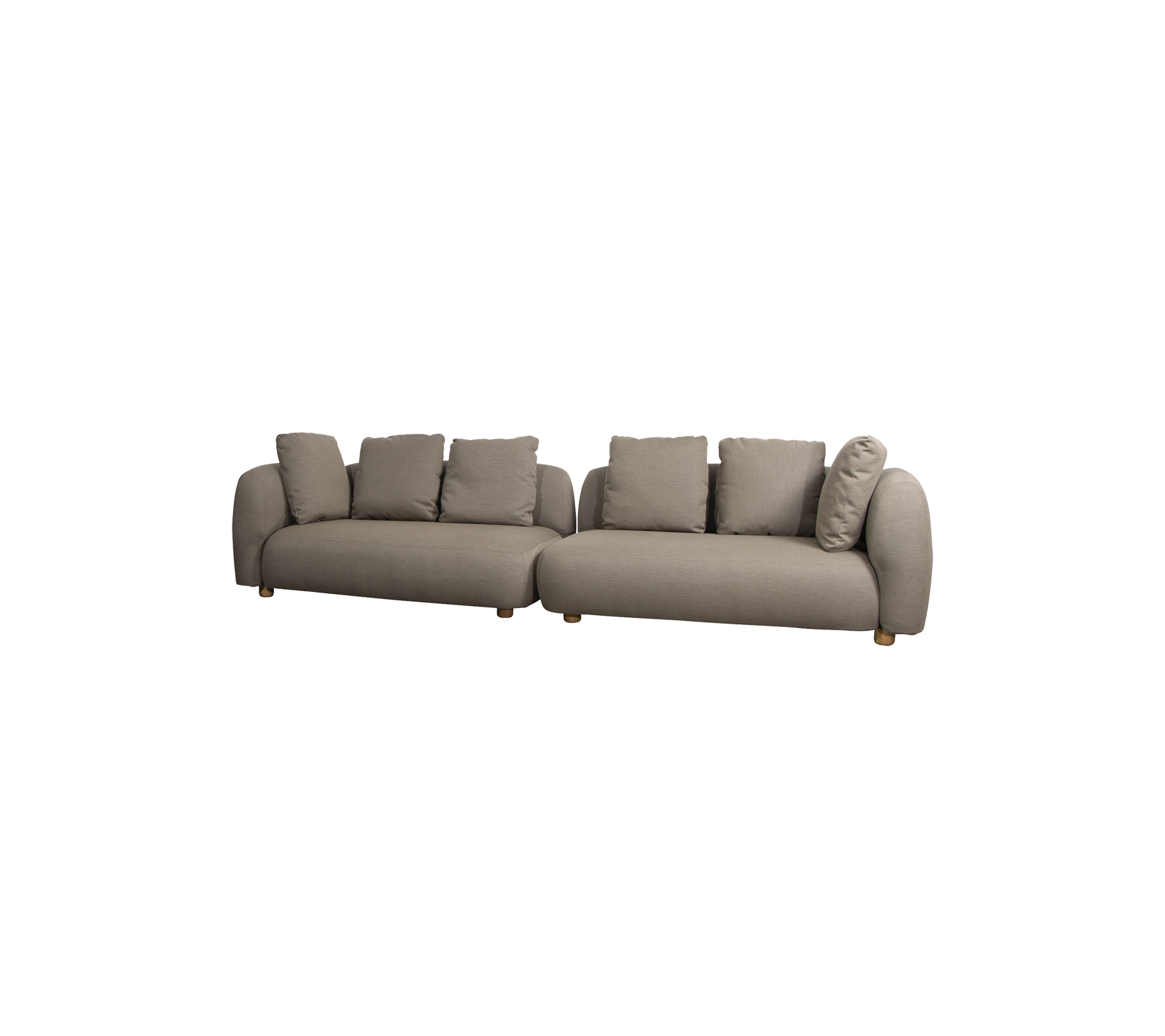 Moderne L-förmiges Sofa in einem neutralen Farbton, mit weichen Kissen und abgerundeten Armlehnen, ideal für bequemes Sitzen.