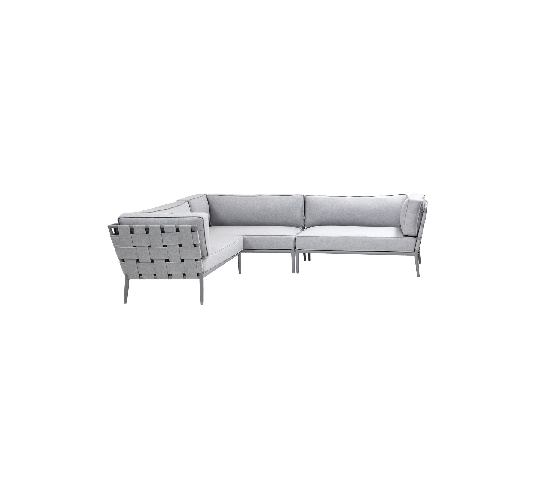 Moderne hellgraue Ecksofa mit minimalistischem Design und gewebten Details an der Rückenlehne, perfekt für stilvolles Sitzen.