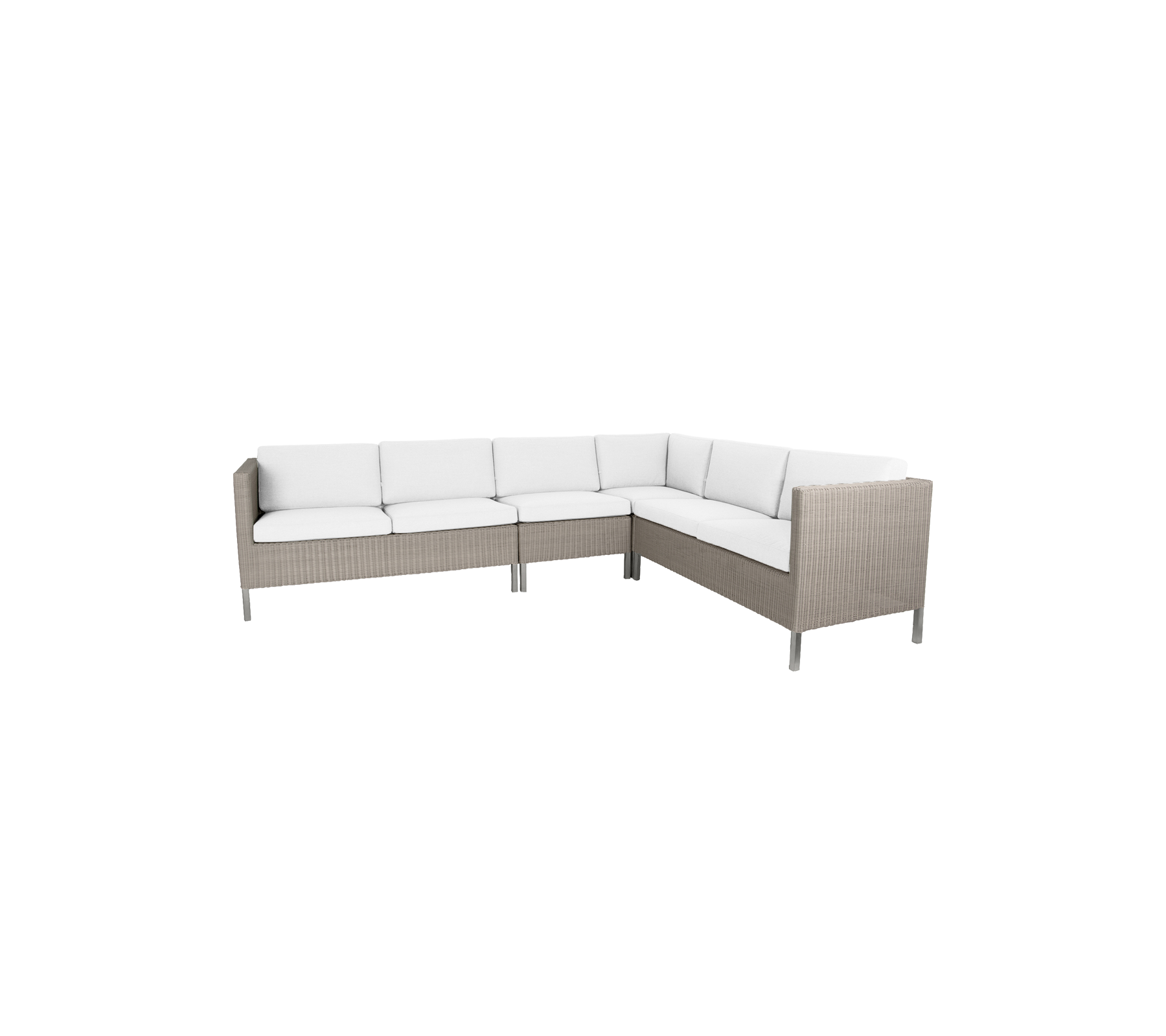 Stilvolle Outdoor-Eckbank mit plüschigen weißen Kissen und modernem Rattandesign, perfekt für Zusammenkünfte und Entspannung.