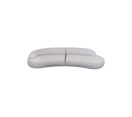 Kragige, moderne Sofadesign in einer sanften, neutralen Farbe mit einer schlanken, minimalistischen Ästhetik. Ideal für zeitgenössische Innenräume.