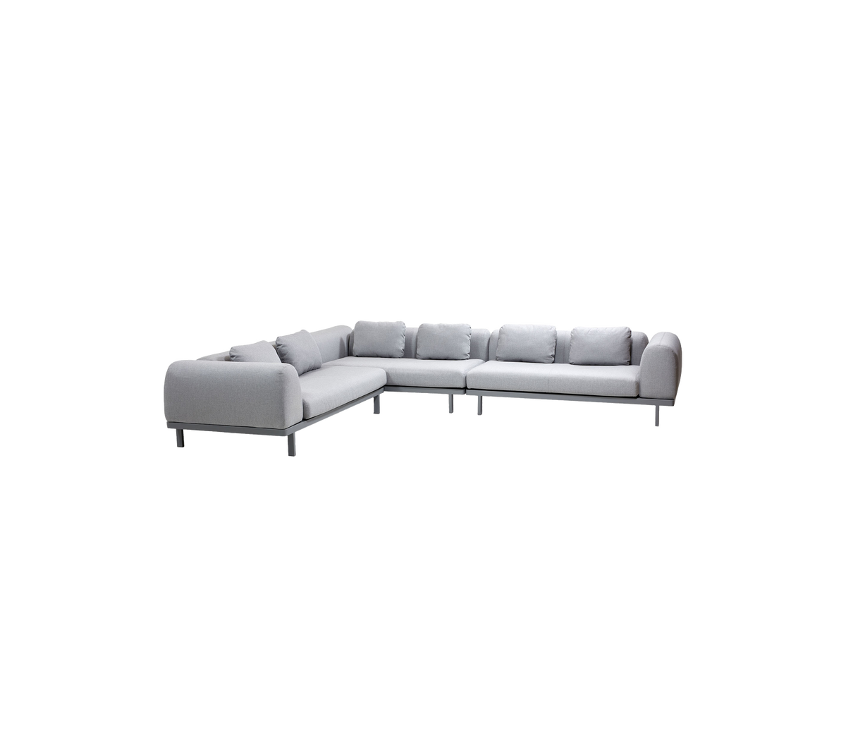 Hellgraues U-förmiges Sofa mit plüschigen Kissen und modernem Design, ausgestattet mit einem schlanken Metallrahmen für einen zeitgemäßen Look.