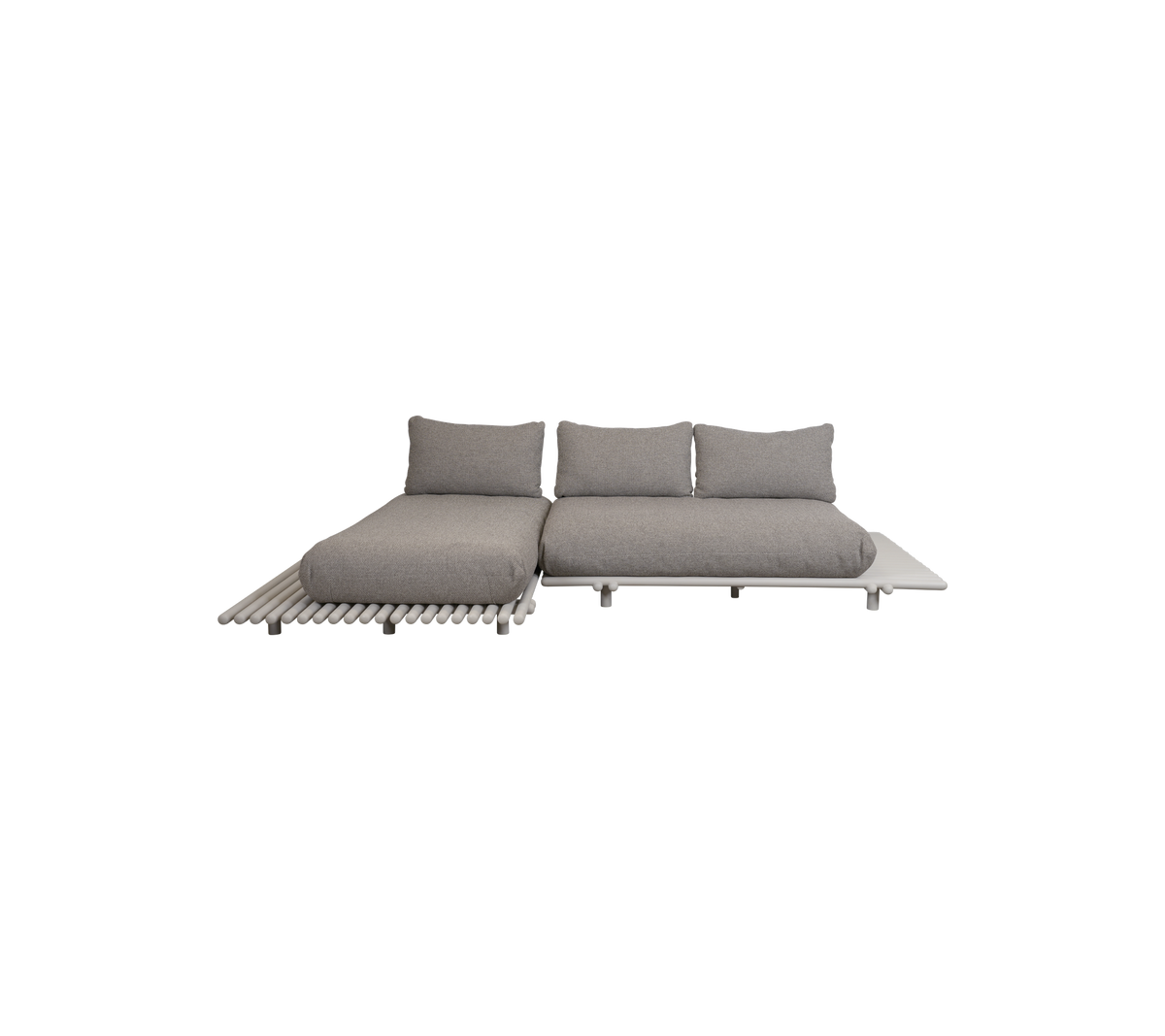 Modernes graues Ecksofa-Design mit plüschigen Kissen und einem schlanken Holzsockel, perfekt für stilvolles Entspannen oder gesellige Zusammenkünfte.