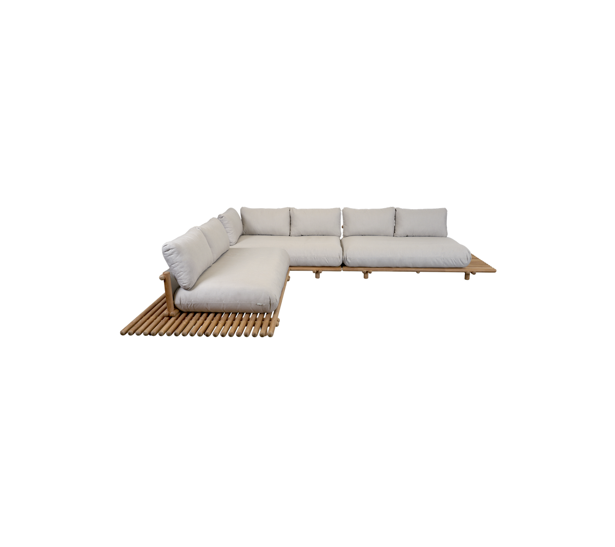 L-förmiges Ecksofa mit samtweichen Kissen und einem Holzlattenrost, entworfen für Komfort und Stil.